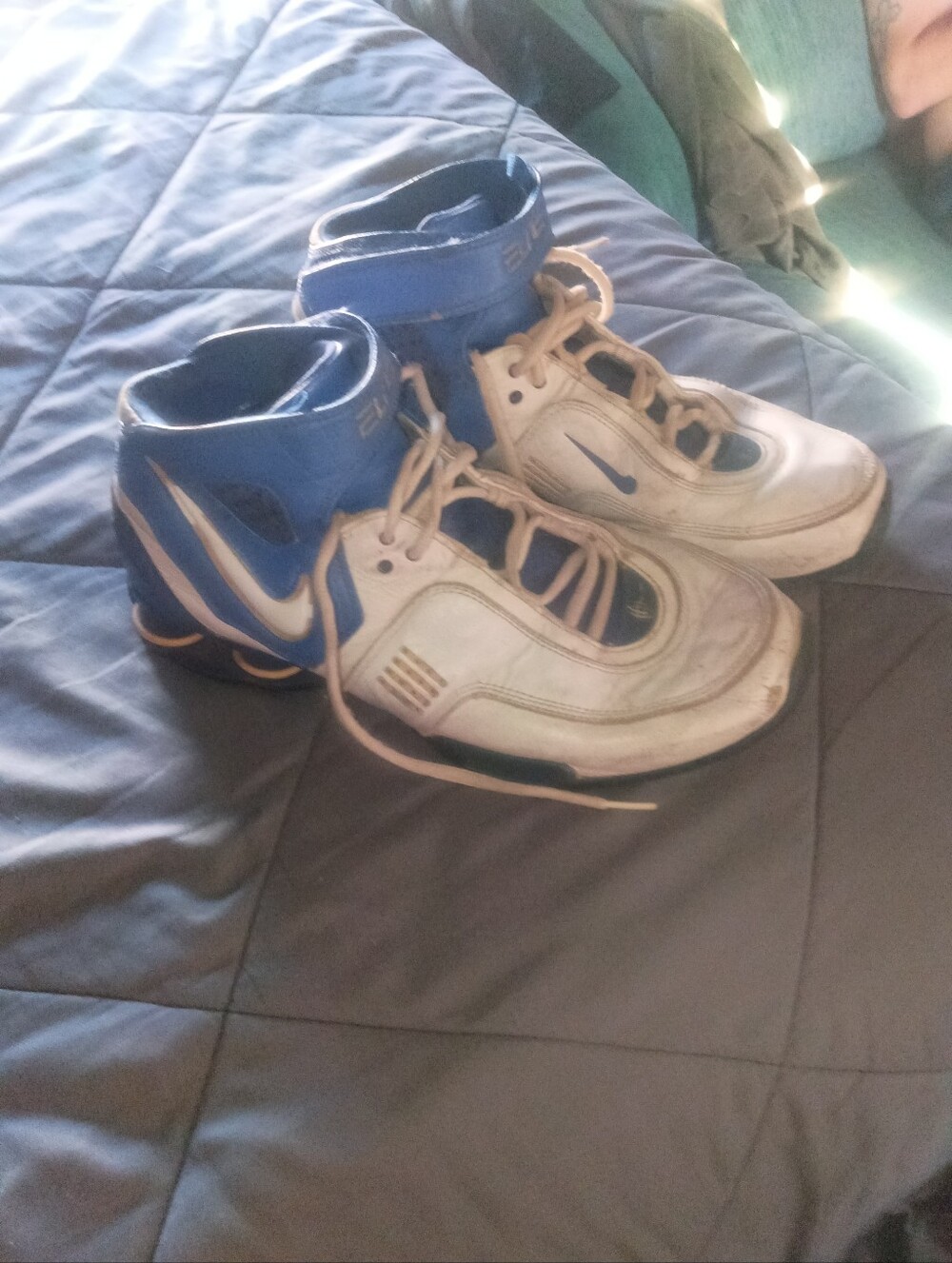 Nike Air Shox Mens Blue and White High-Top Athletic Shoes